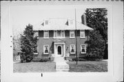 1720 N HI-MOUNT BLVD, a Neoclassical/Beaux Arts house, built in Milwaukee, Wisconsin in 1919.