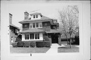 1728 N HI-MOUNT BLVD, a Arts and Crafts house, built in Milwaukee, Wisconsin in 1916.