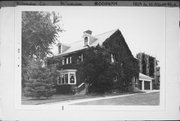 1809 N HI-MOUNT BLVD, a Colonial Revival/Georgian Revival house, built in Milwaukee, Wisconsin in 1915.