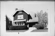 1817 N HI-MOUNT BLVD, a Arts and Crafts house, built in Milwaukee, Wisconsin in 1913.