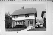 1833 N HI-MOUNT BLVD, a Arts and Crafts house, built in Milwaukee, Wisconsin in 1912.