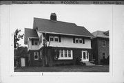 1833 N HI-MOUNT BLVD, a Arts and Crafts house, built in Milwaukee, Wisconsin in 1912.