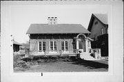 2010 N HI-MOUNT BLVD, a Bungalow house, built in Milwaukee, Wisconsin in 1920.