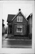 1945 N HOLTON ST, a Gabled Ell house, built in Milwaukee, Wisconsin in 1929.