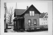 2135 N HOLTON ST, a Gabled Ell house, built in Milwaukee, Wisconsin in 1953.