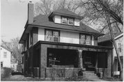 812 JENIFER ST, a American Foursquare house, built in Madison, Wisconsin in 1909.