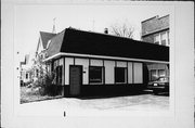 2725 S HOWELL AVE, a Commercial Vernacular retail building, built in Milwaukee, Wisconsin in .