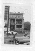 321 W MIFFLIN ST, a Commercial Vernacular duplex/two-flat, built in Madison, Wisconsin in 1911.
