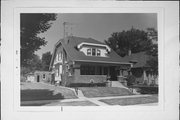 2565 N HUMBOLDT AVE, a Bungalow house, built in Milwaukee, Wisconsin in 1922.