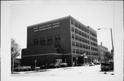 324 N JACKSON ST, a Commercial Vernacular warehouse, built in Milwaukee, Wisconsin in 1917.