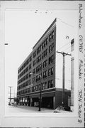 324 N JACKSON ST, a Commercial Vernacular warehouse, built in Milwaukee, Wisconsin in 1917.