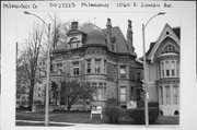 1060 E JUNEAU AVE, a Queen Anne house, built in Milwaukee, Wisconsin in 1887.