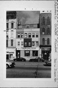 300 W JUNEAU AVE (FORMERLY 306-308 W JUNEAU AVE), a Commercial Vernacular large retail building, built in Milwaukee, Wisconsin in 1895.