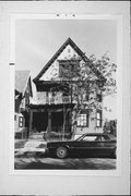 2500-02 W JUNEAU AVE, a Queen Anne duplex/two-flat, built in Milwaukee, Wisconsin in 1849.