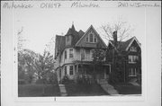 2813 W JUNEAU AVE, a Queen Anne house, built in Milwaukee, Wisconsin in 1899.