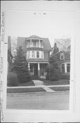 3216 W JUNEAU AVE, a Queen Anne house, built in Milwaukee, Wisconsin in 1899.