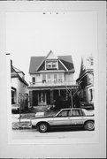 3238-3240 W JUNEAU AVE, a Side Gabled duplex/two-flat, built in Milwaukee, Wisconsin in 1912.
