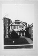 3335-37 W JUNEAU AVE, a Front Gabled duplex/two-flat, built in Milwaukee, Wisconsin in 1919.