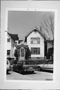 804-806 E KEWAUNEE, a Gabled Ell duplex, built in Milwaukee, Wisconsin in 1908.