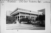 250 E KILBOURN AVE, a Late-Modern large office building, built in Milwaukee, Wisconsin in 1973.