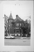 1327-1329 W KILBOURN AVE, a Queen Anne house, built in Milwaukee, Wisconsin in 1897.