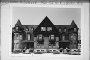 1420-1432 W KILBOURN AVE, a Queen Anne apartment/condominium, built in Milwaukee, Wisconsin in 1897.