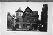 1435 W KILBOURN AVE, a Queen Anne house, built in Milwaukee, Wisconsin in 1891.