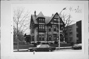 2825 W KILBOURN AVE, a Queen Anne house, built in Milwaukee, Wisconsin in 1888.