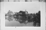 Railroad over Kinnickinnic River, just W of Kinnickinnic Ave., a NA (unknown or not a building) moveable bridge, built in Milwaukee, Wisconsin in 1908.
