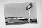 2826 S KINNICKINNIC AVE, a Contemporary grocery, built in Milwaukee, Wisconsin in 1958.