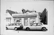2986 S KINNICKINNIC AVE, a Commercial Vernacular small retail building, built in Milwaukee, Wisconsin in .