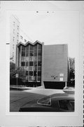1040 E KNAPP ST, a Contemporary apartment/condominium, built in Milwaukee, Wisconsin in 1961.