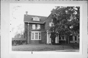 2215 N LAKE DR, a Arts and Crafts house, built in Milwaukee, Wisconsin in 1906.