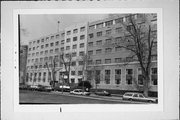 2350 N LAKE DR, a Contemporary hospital/medical clinic, built in Milwaukee, Wisconsin in 1951.