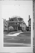 2440-2442 N LAKE DR, a Arts and Crafts duplex/two-flat, built in Milwaukee, Wisconsin in 1925.