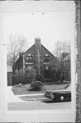 2460-2462 N LAKE DR, a Arts and Crafts duplex/two-flat, built in Milwaukee, Wisconsin in 1925.