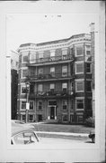 2556 N LAKE DR, a Neoclassical/Beaux Arts apartment/condominium, built in Milwaukee, Wisconsin in 1910.