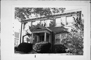 1039 S LAYTON BLVD, a Colonial Revival/Georgian Revival house, built in Milwaukee, Wisconsin in 1919.