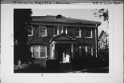 1039 S LAYTON BLVD, a Colonial Revival/Georgian Revival house, built in Milwaukee, Wisconsin in 1919.