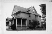 1136 S LAYTON BLVD, a Queen Anne apartment/condominium, built in Milwaukee, Wisconsin in 1895.
