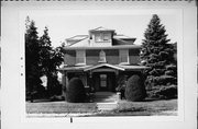 2115 S LAYTON BLVD, a American Foursquare house, built in Milwaukee, Wisconsin in 1908.