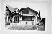 2762 S LENOX ST, a Bungalow house, built in Milwaukee, Wisconsin in .