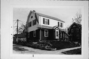 520 E MONTANA ST, a Dutch Colonial Revival house, built in Milwaukee, Wisconsin in 1925.