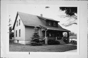 1132 E MONTANA AVE, a Bungalow house, built in Milwaukee, Wisconsin in 1916.