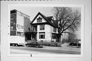 1218 W NATIONAL AVE, a Colonial Revival/Georgian Revival house, built in Milwaukee, Wisconsin in .