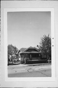 1701 W NATIONAL AVE, a Bungalow house, built in Milwaukee, Wisconsin in 1923.