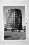 2600 W NATIONAL AVE, a Contemporary apartment/condominium, built in Milwaukee, Wisconsin in 1971.