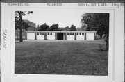 5000 W NATIONAL AVE, a Astylistic Utilitarian Building garage, built in Milwaukee, Wisconsin in 1938.