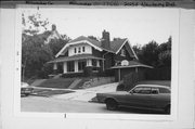 2015 E NEWBERRY BLVD, a Bungalow house, built in Milwaukee, Wisconsin in 1917.