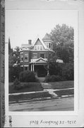 2126 E NEWBERRY BLVD, a Queen Anne house, built in Milwaukee, Wisconsin in 1902.